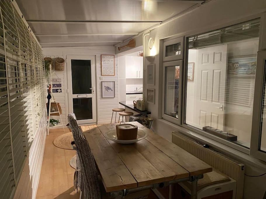 Shoreline Hideaway - Next To The Holiday home Holland-on-Sea